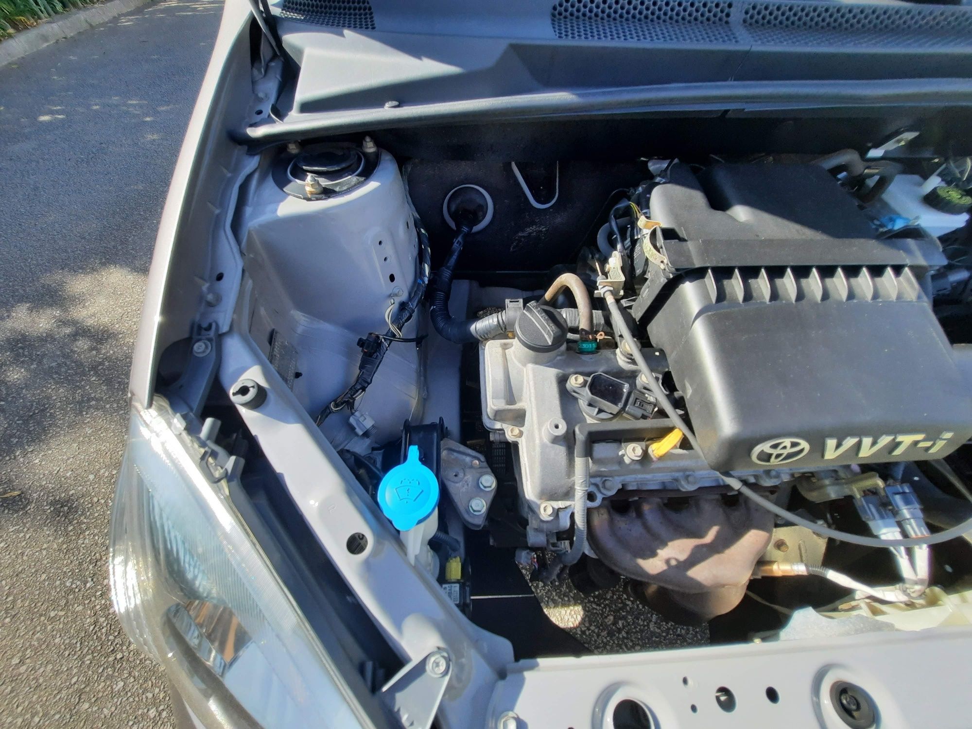 Vendo toyota yaris