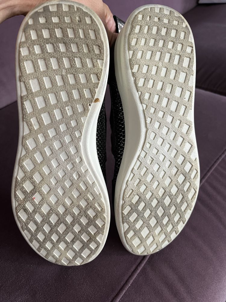 Venezia letnie buty srebrne r.38 stan bdb