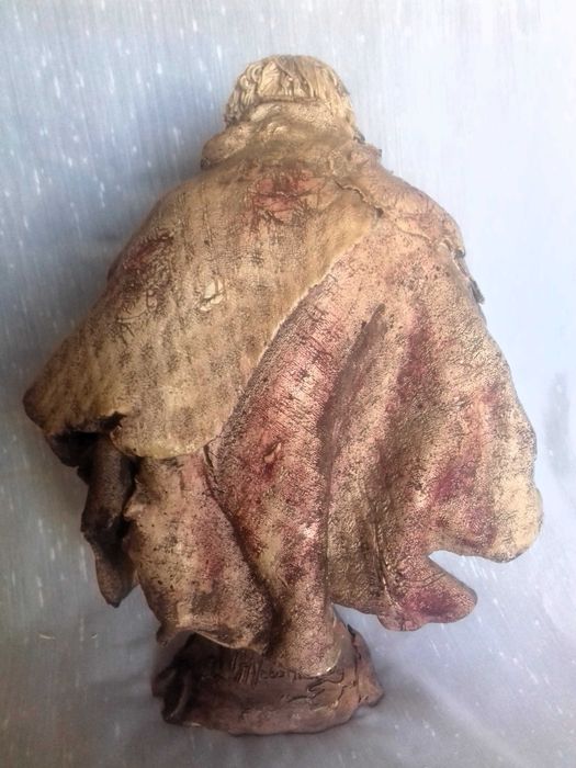 Estátua "O Filósofo" de Helena Krug - Para Restauro