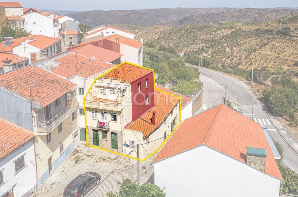 Moradia T4 com 196,8 m² — Centro Histórico de Torre de Moncorvo