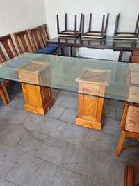 Mesa com tampa de vidro e 6 cadeiras