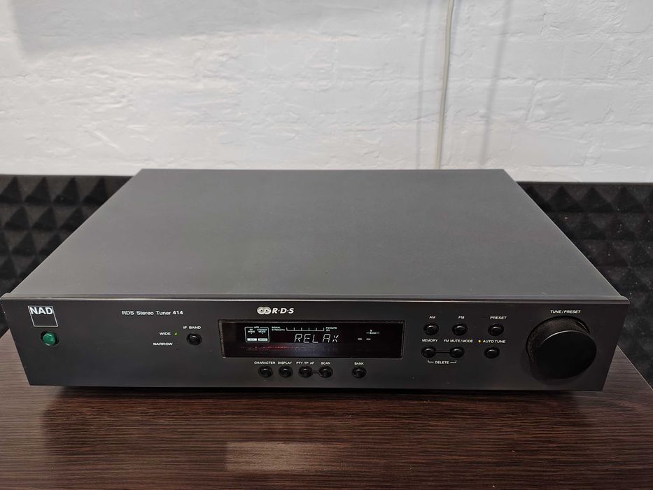 Топовий тюнер NAD 414   MOSFET