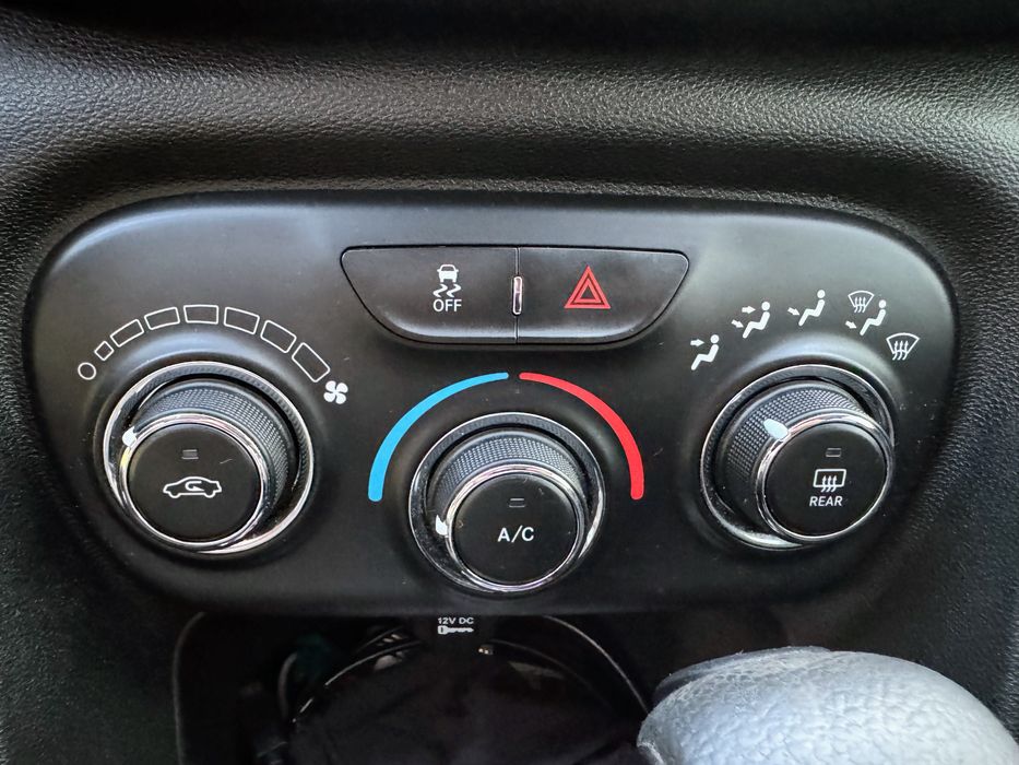 Продаю своє авто Dodge Dart 2.4L SXT 2014 р.