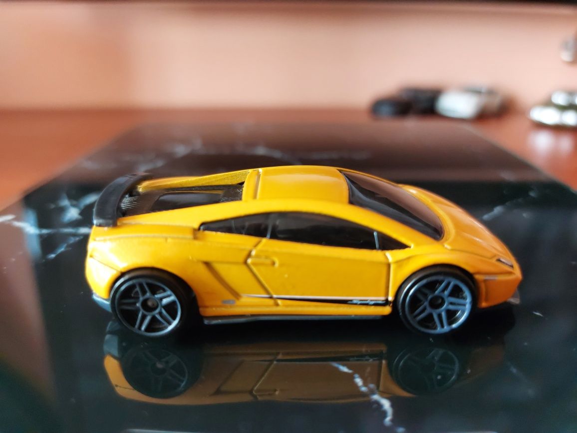 Hot Wheels Lamborghini Gallardo LP 570-4 Superleggera 2011r. (D04)