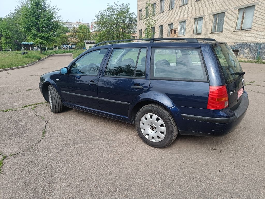 Volkswagen Golf 4 1.6 MPI бензин