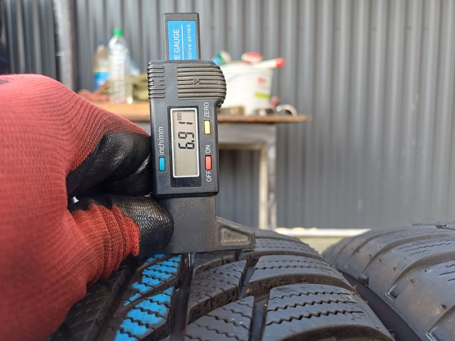 205 60 17 Bridgestone Blizzak LM001 зимові 80%