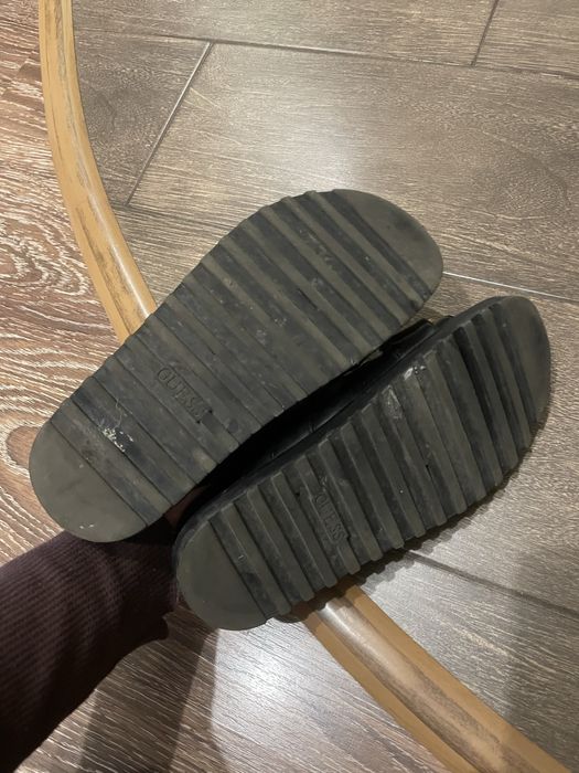 Босоніжки,тапки guess чорні