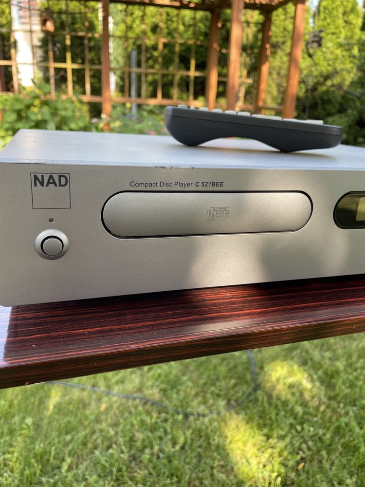 NAD C 521 bee z pilotem