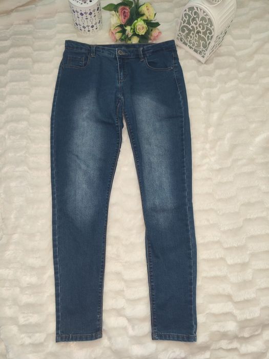 Jeansy Cropp rozmiar z metki M L