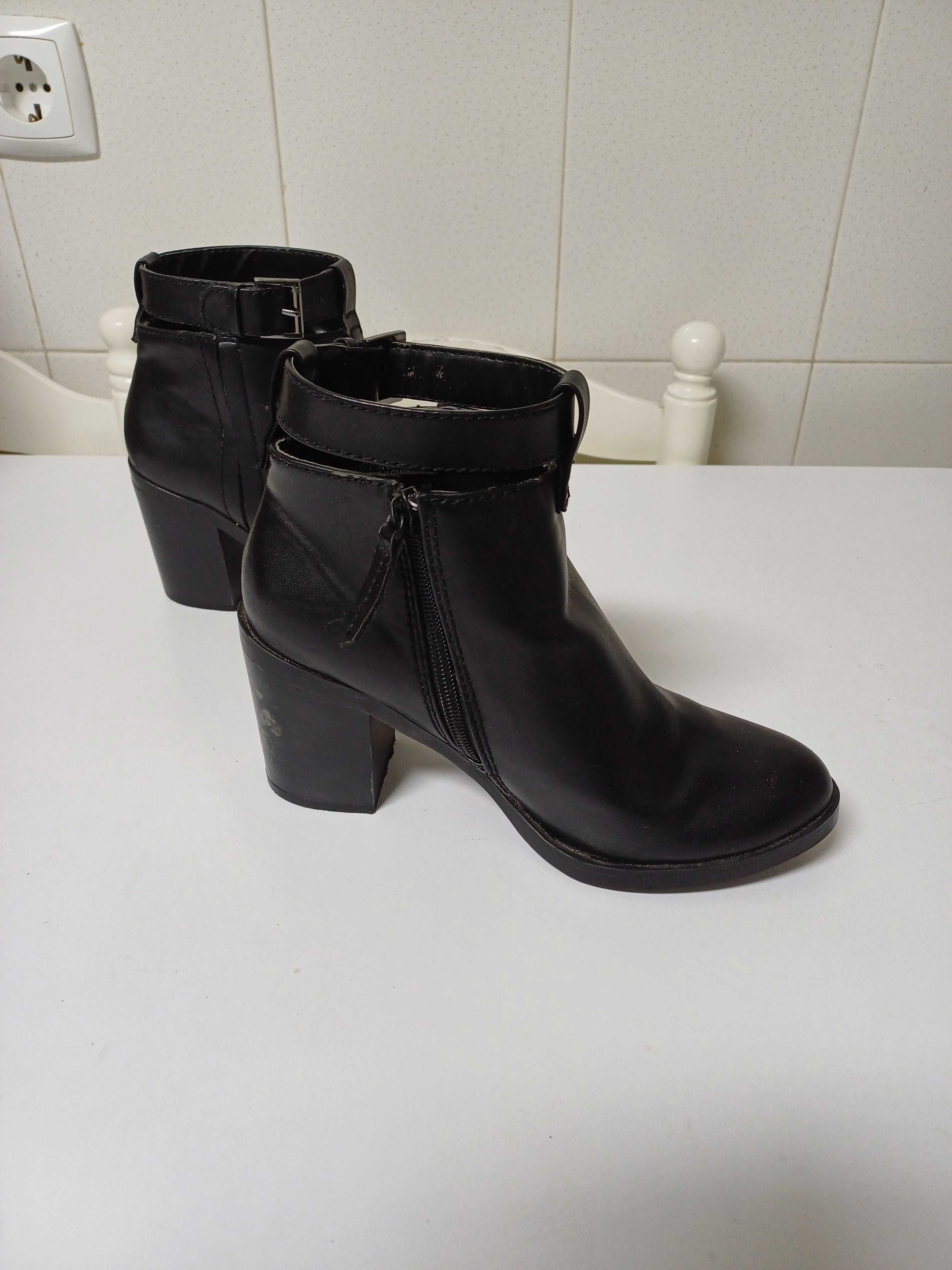 Botas de senhora Stradivarius Nº37