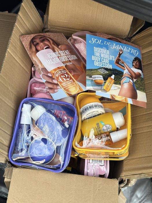 Набір в косметичці sol de janeiro | ОПТ ТА РОЗДРІБ