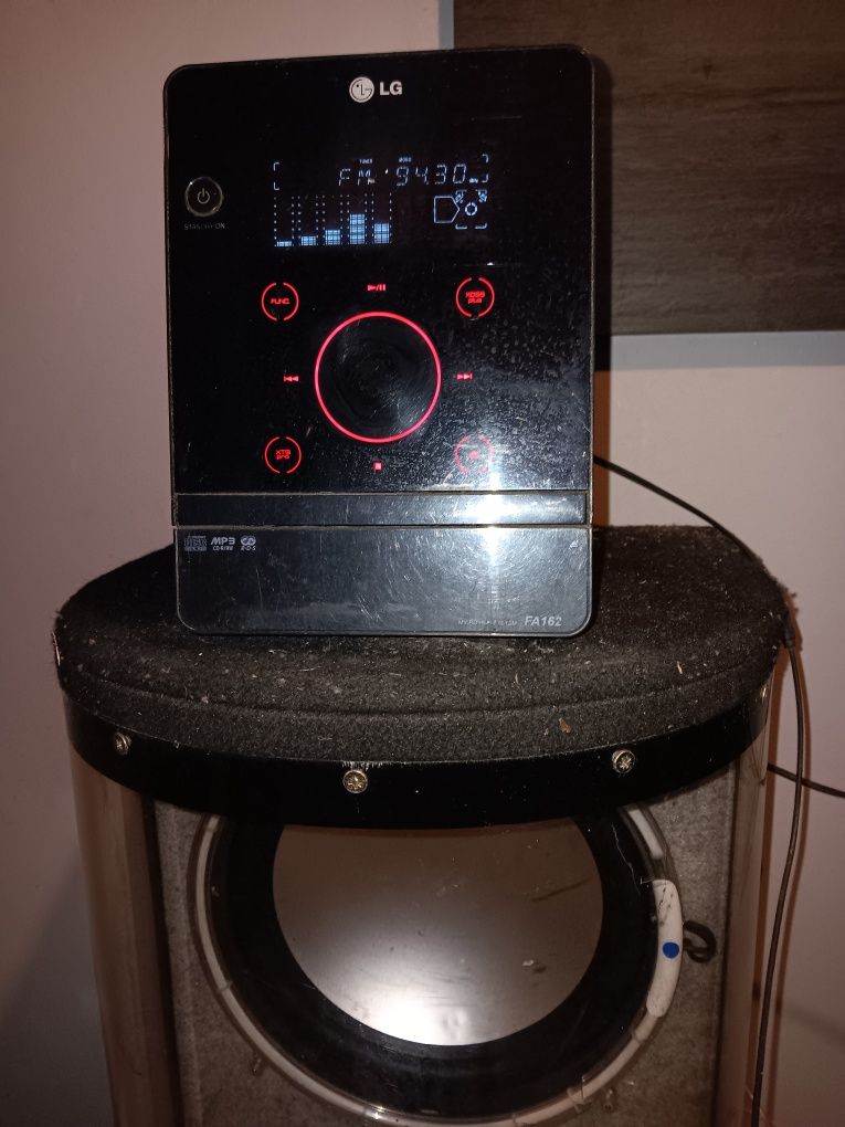 Vendo coluna com radio tatil