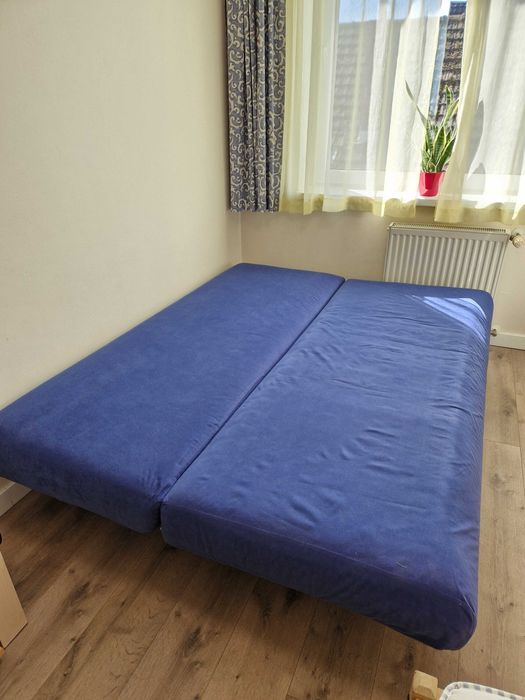 sprzedam kanapę rozkładaną z pojemnikiem 150 cm