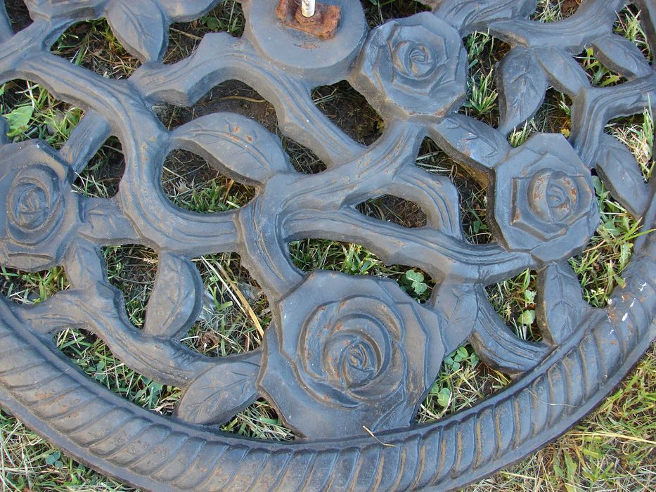 Podstawa ażurowa żeliwna do stołu parasola itp 75cm