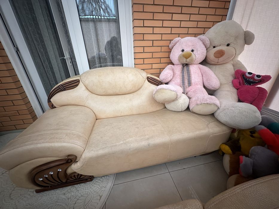 Комплект диван та два крісла