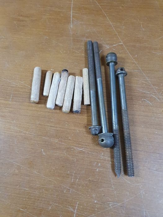 Cama de solteiro, em boas condições.