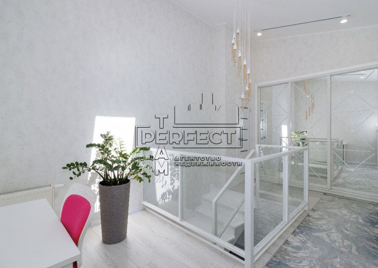 Продаж 3-к квартири Максимовича 24А