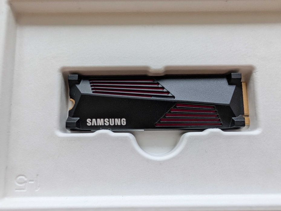 SSD накопичувач Samsung 990 PRO з радіатором, 2TB, MZ-V9P2T0CW