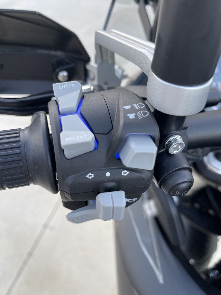 QjMotor SRT 700 de 2025