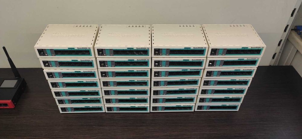Mikrotik rb750 Роутер  в идеальном состоянии