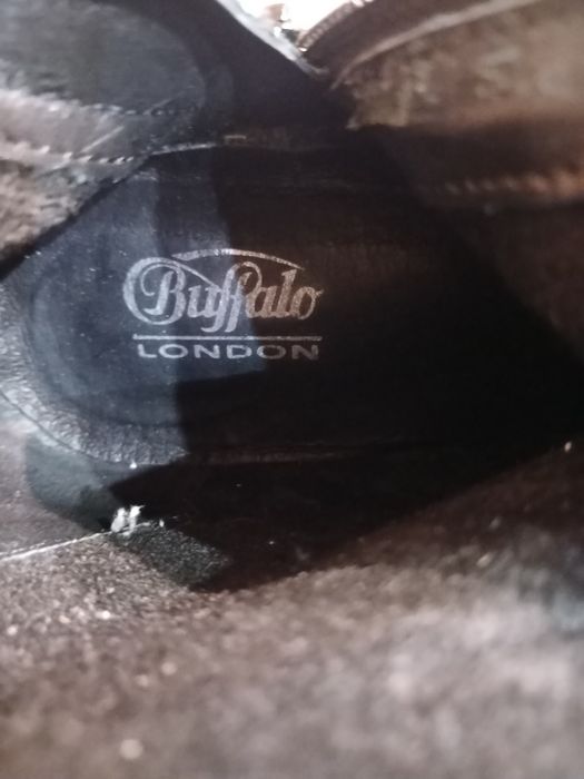Шкіряні високі демісезонні чоботи Buffalo розмір 36