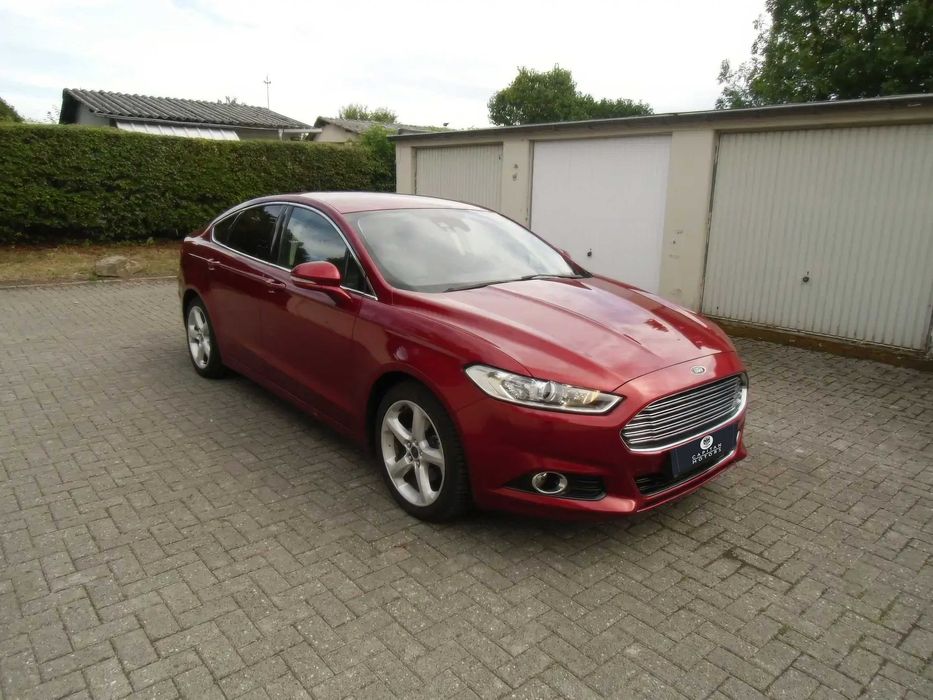 Ford Mondeo      2015