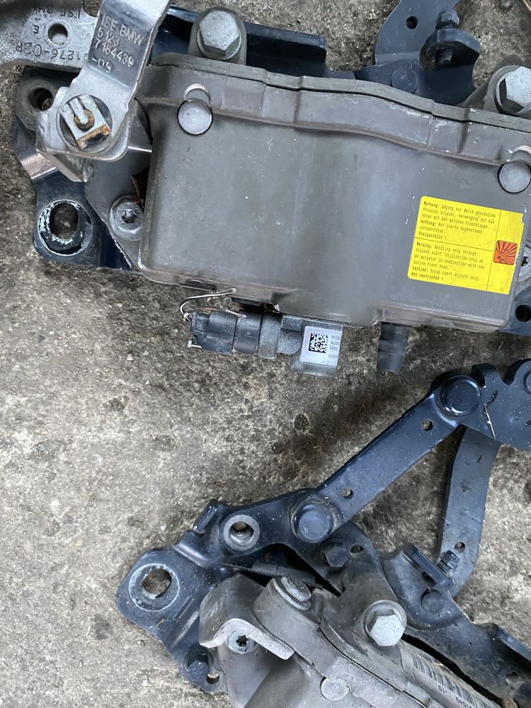 Zawiasy maski naboje prawy lewy komplet bmw f10 f11 orginal