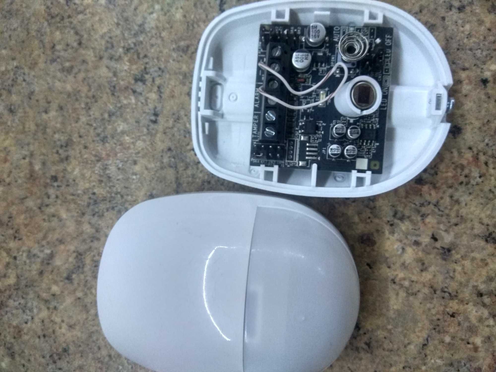 извещатель движения Hikvision DS-PDP18-EG2