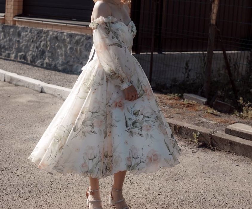 Сукня міді ,випускна