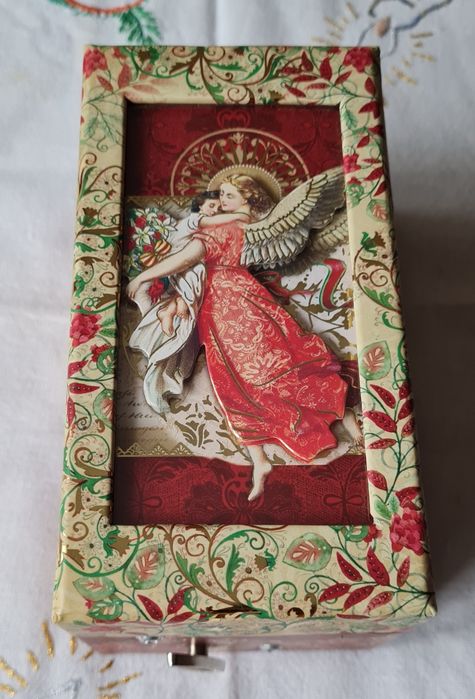 Szkatulka z pozytywką i mydłem Punch Studio wstążka łańcuch LED 5m  gr