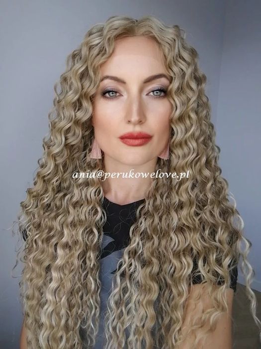 Peruka LACE FRONT blond z refleksami afro loki włosy jak naturalne