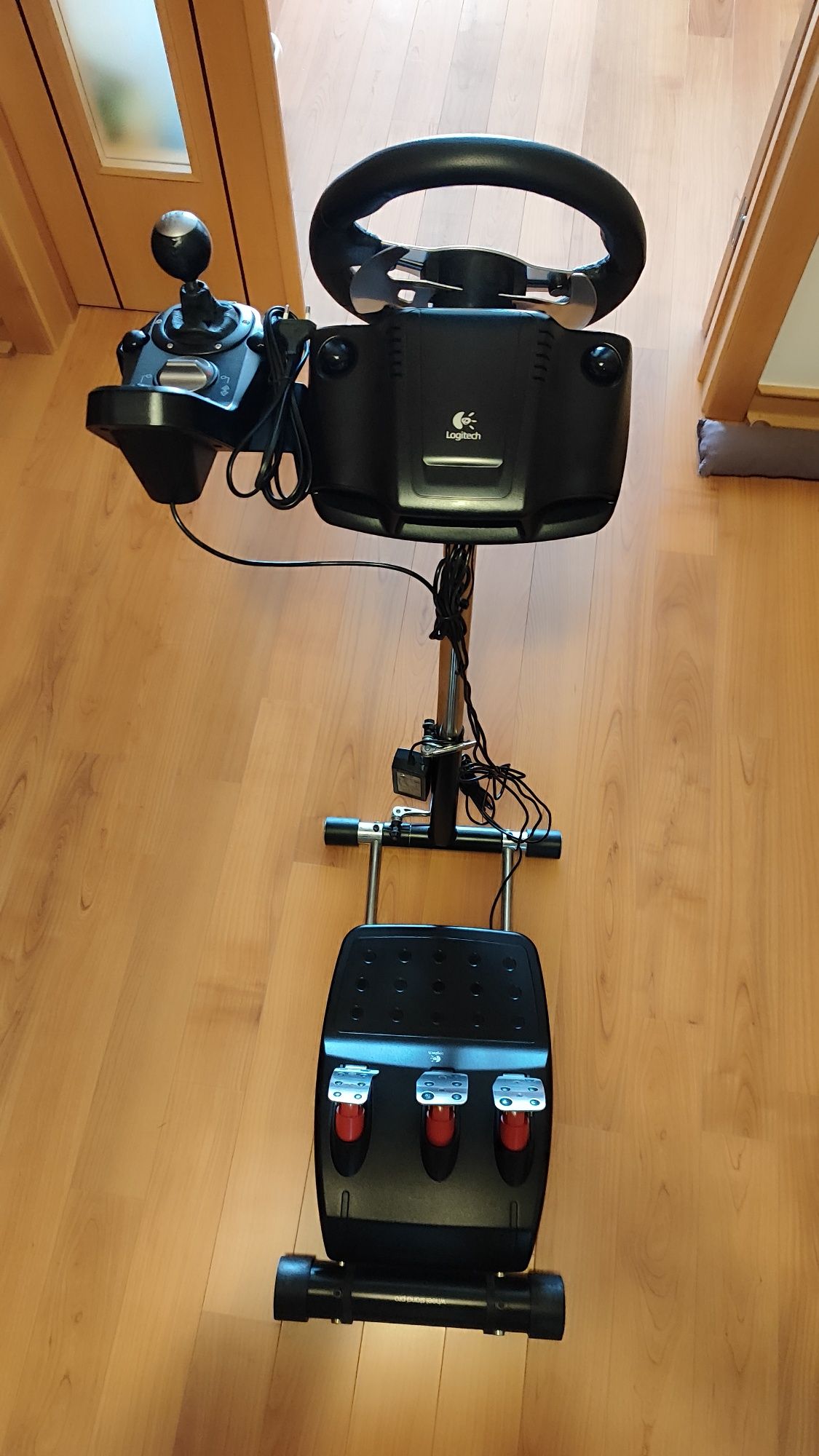 Volante Logitech G25 + suporte