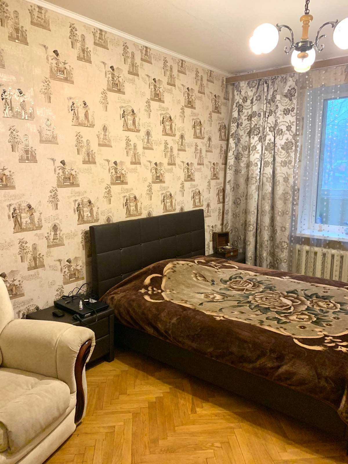 Продам 3к.кв., Центр. Печерська, бул. Лесі Українки 9В