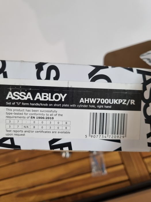 Gałko klamka Assa Abloy AHW700UKPZ/R prawa ppoż nierdzewna