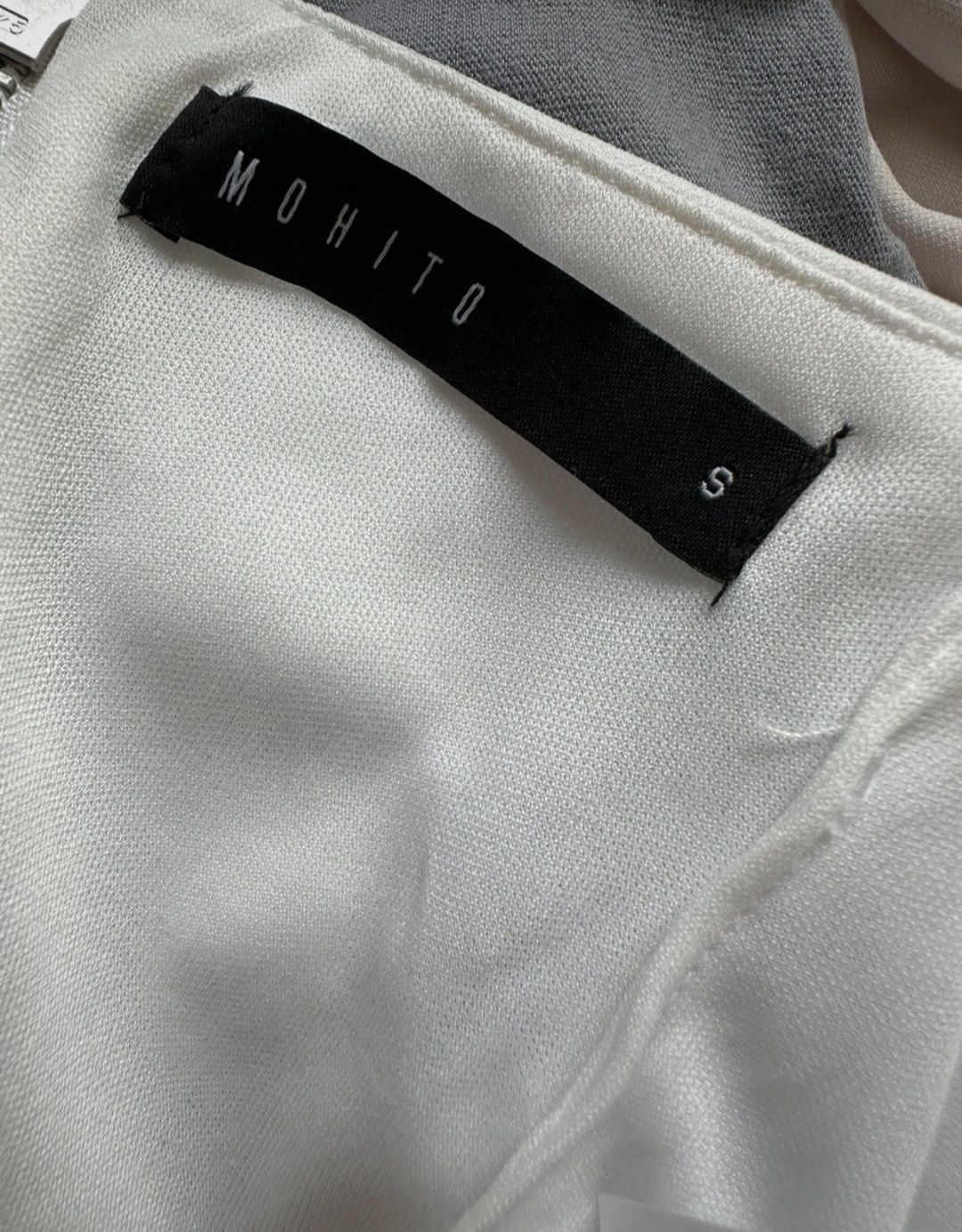 Piękna bluzka Mohito 36/S biała błękitna top elegancka