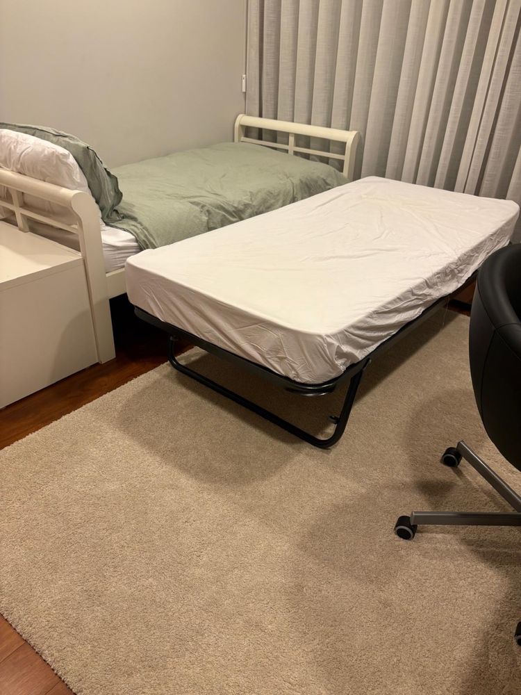 Cama dupla de solteiro com 2 colchoes