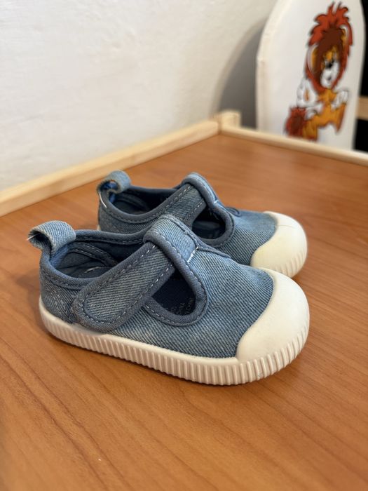 Мокасини, кеди, тапочки h&m