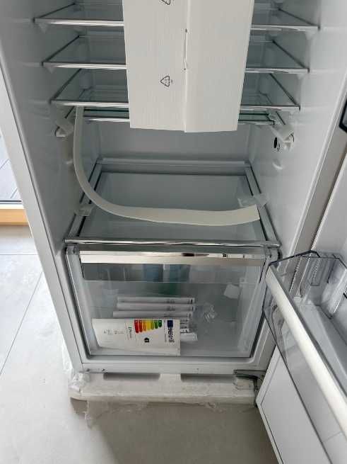 Lodówka AEG SKE818E1DC