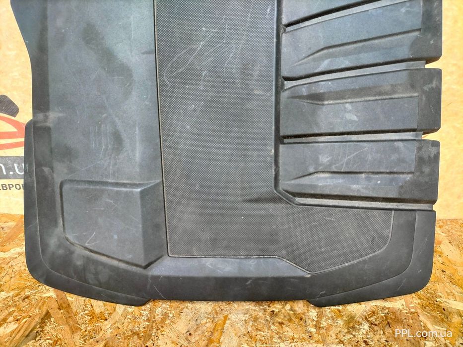 Audi A6 C8 2018- A4 B9 Крышка накладка двигателя 05L103925D