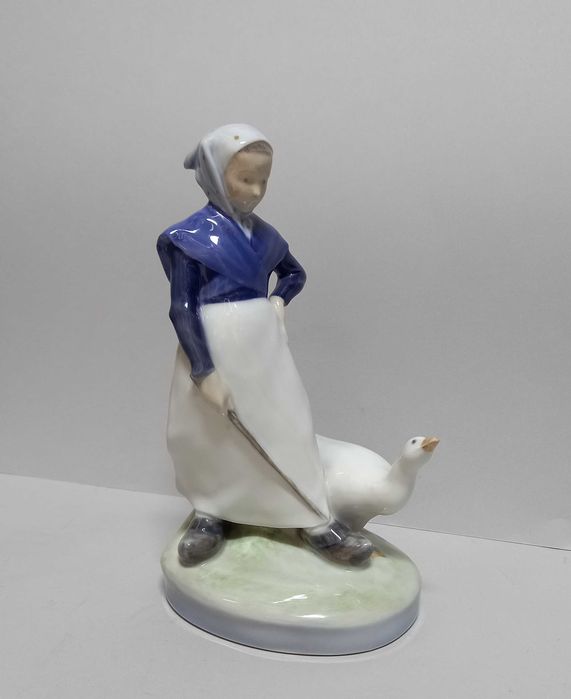 Gęsiarka, figurka Royal Copenhagen, proj. Ch.Thomsen 1965 r.