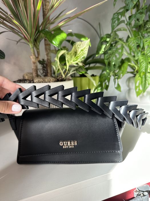 Сумка Guess
