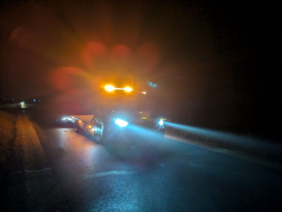 Pomoc drogowa- transport maszyn laweta, holowanie