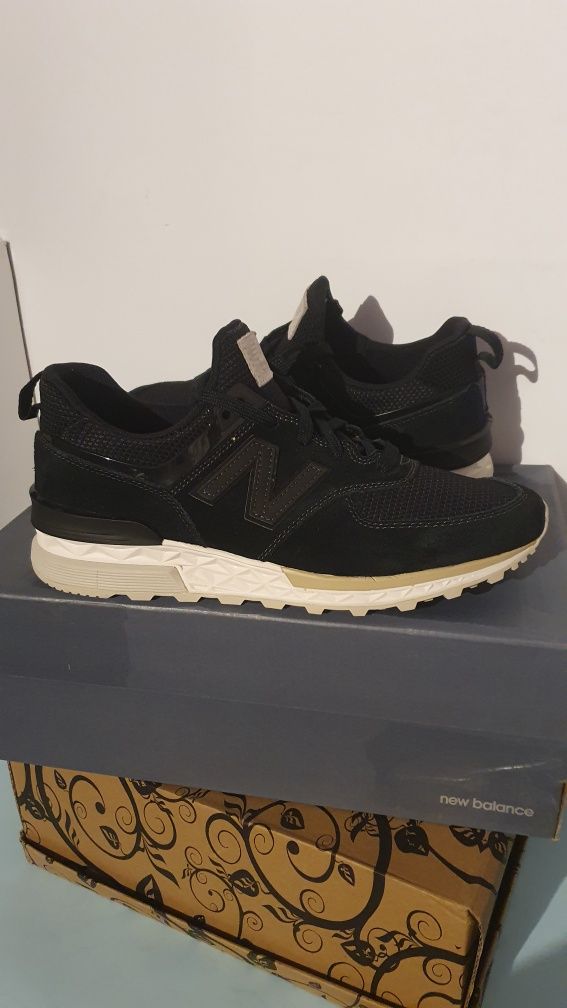 Sneakersy czarne sportowe New Balance rozmiar 40.5 / wkładka 25.5 cm