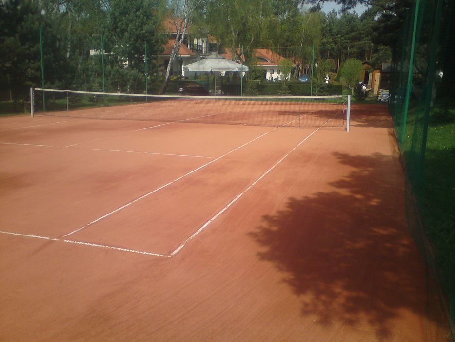 Mączka ceglana na korty tenisowe, bieżnie i inne obiekty sportowe.