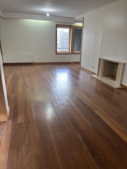 Arrendo apartamento fabuloso super bem situado , zona privilegiada da