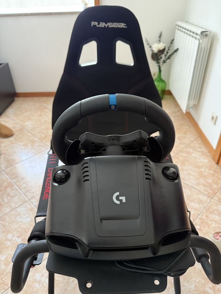 Playseat com volante e pedais logitech g923 para PS e PC ( NOVO )