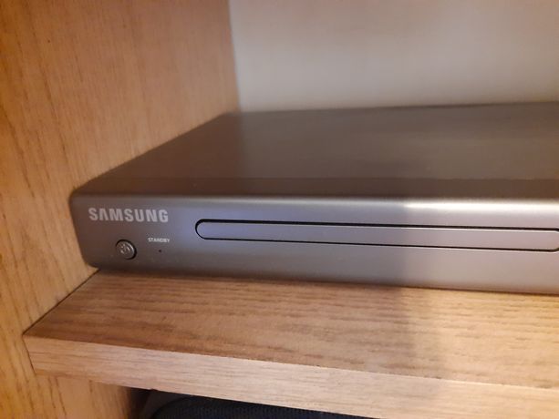 Magnetowid DVD Samsung P-184