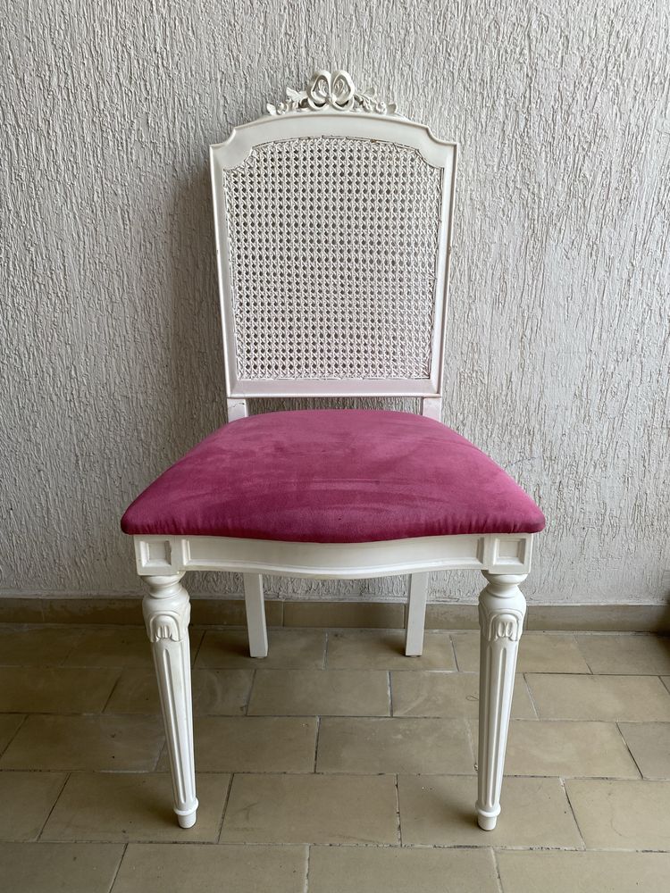 Conjunto de tocador branco e cadeira corde rosa, estilo romântico!
