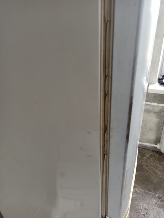 Холодильник двухкамерный Samsung - No Frost.