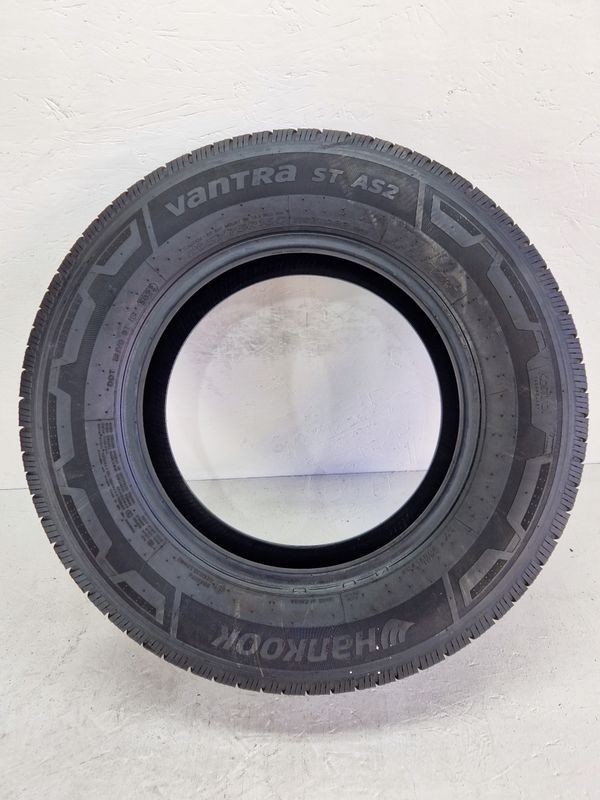 Opona Hankook Vantra St As2/205/75r16C 110/108r